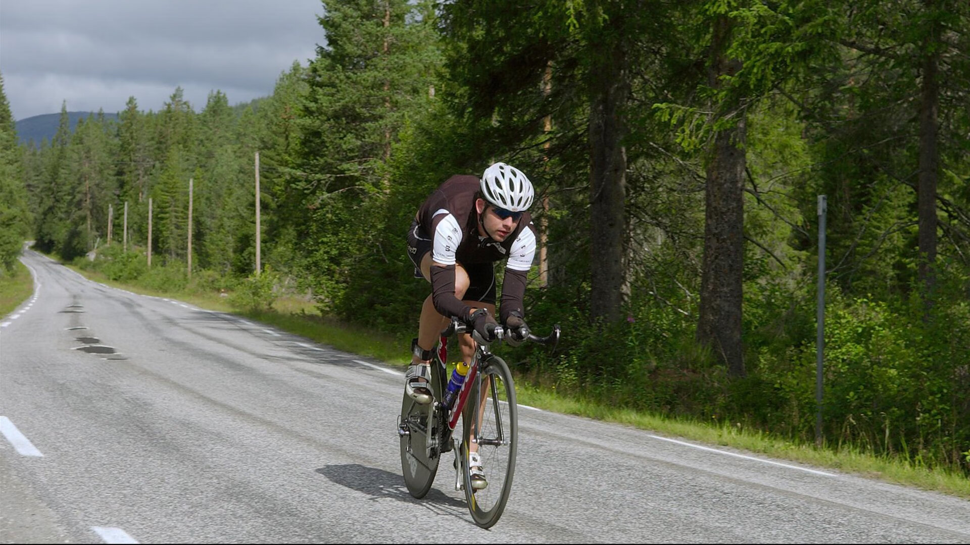 现场实况：现场观众的热情互动瞬间，被现场观众热情打动